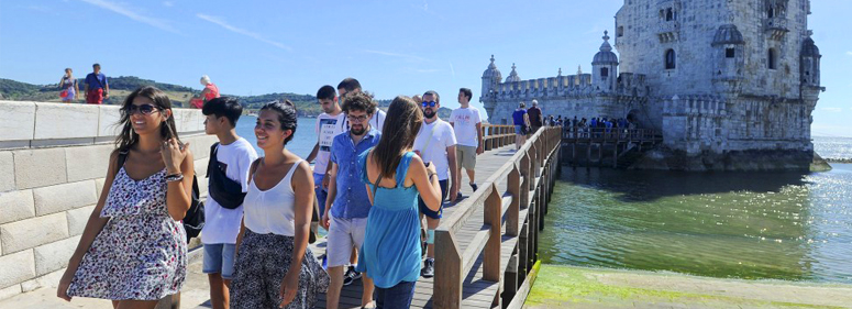 Os brasileiros são um dos estrangeiros que mais visitam Portugal - nacionalidade portuguesa
