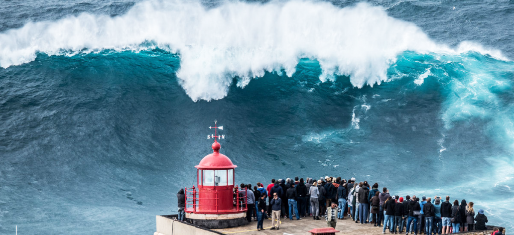 ondas gigantes em Nazaré_01 - nacionalidade portuguesa